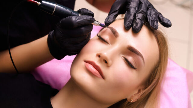Czego dowiesz się na szkoleniu makijażu permanentnego brwi?